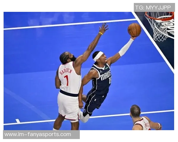 超级血帽与暴扣的完美结合加福德血帽杰伦格林弗拉格大鹏展翅炸扣精彩瞬间